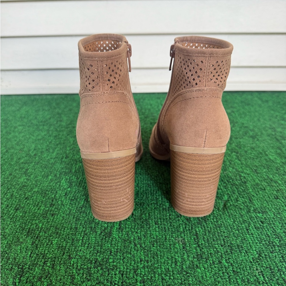 Universal Thread, Perforated, Ankle Booties! - image 5